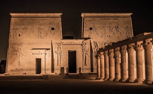 Tamplo-de-Filae-Templo-de-Isis-en-Aswan.jpg