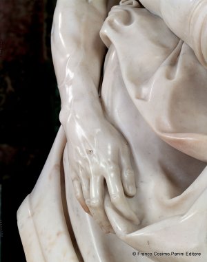 Michelangelo-Pietà-San-Pietro-in-Vaticano-3 (1).jpg
