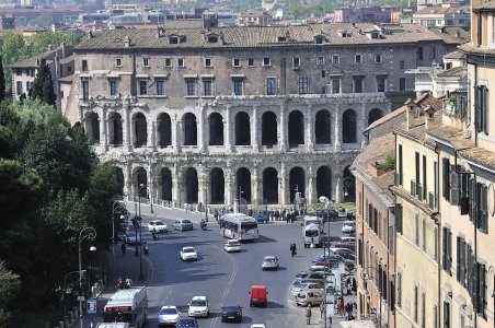 Teatro_di_Marcello_-_panoramio_(1).jpg