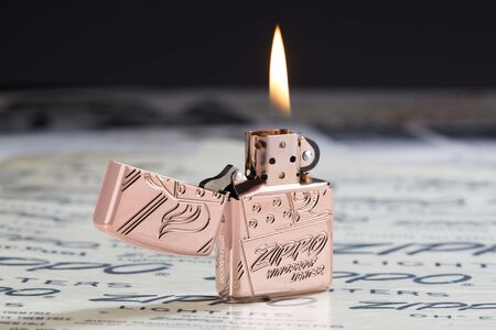 zippo-script-collectible-rose-gold.jpg