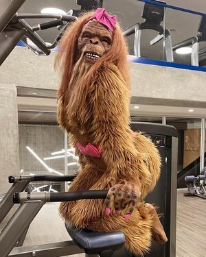 60 Weird Photos That Can’t Be Unseen.jpeg