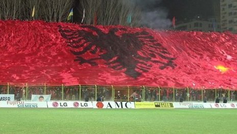 Flamuri_Shqiptar_n__nj__stadion_futbolli_610187141.jpg