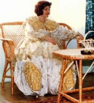 12-kult-sara-Veshja_tradicionale_elbasanase.jpg