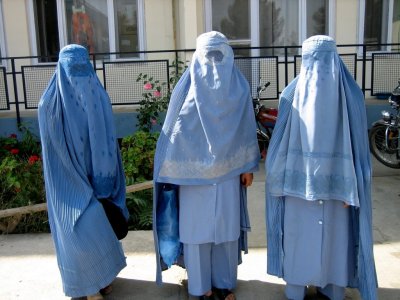 burqa.jpg burqa.jpg