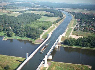 magdeburg-water-bridge6%5B13%5D.jpg