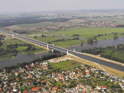 magdeburg-water-bridge3%5B2%5D.jpg