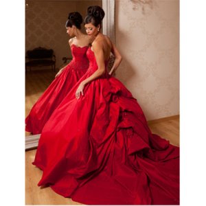 Hollywood-Dreams-Ruby-wedding-dress-32586210.jpg