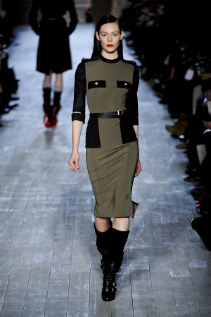 victoria-beckham-fall-fashion-week-military.jpg victoria-beckham-fall-fashion-week-military.jpg