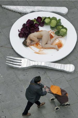 protestanudo1.jpg protestanudo1.jpg