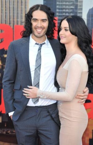 Katy-Perry-e-Russell-Brand-divorzio_081450.jpg