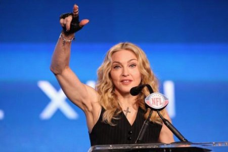 Madonna, me fizik burrëror (FOTO)