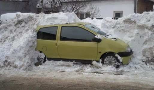 Vështirësi në dy pika kufitare, normalizohet situata në Aeroport