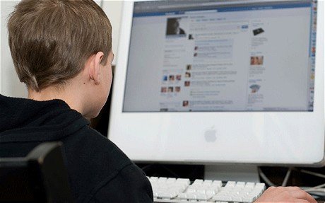 child-on-facebook.jpg