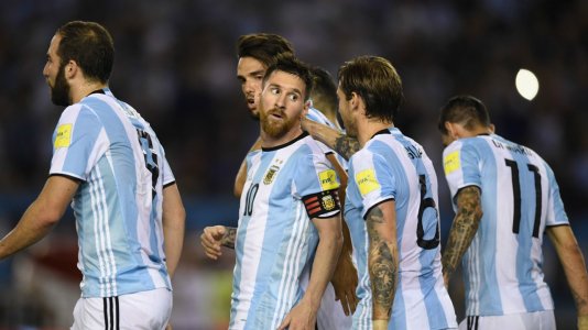 higuain-messi-biglia-di-maria-argentina-chile-eliminatorias-sudamericanas-2018_8p278wul6uaw109...jpg